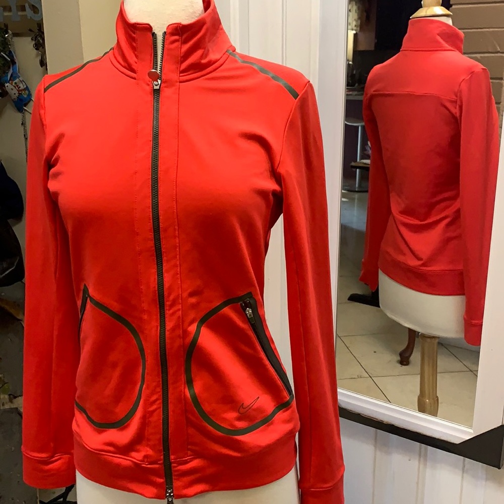 Women’s Nike zipper sweater